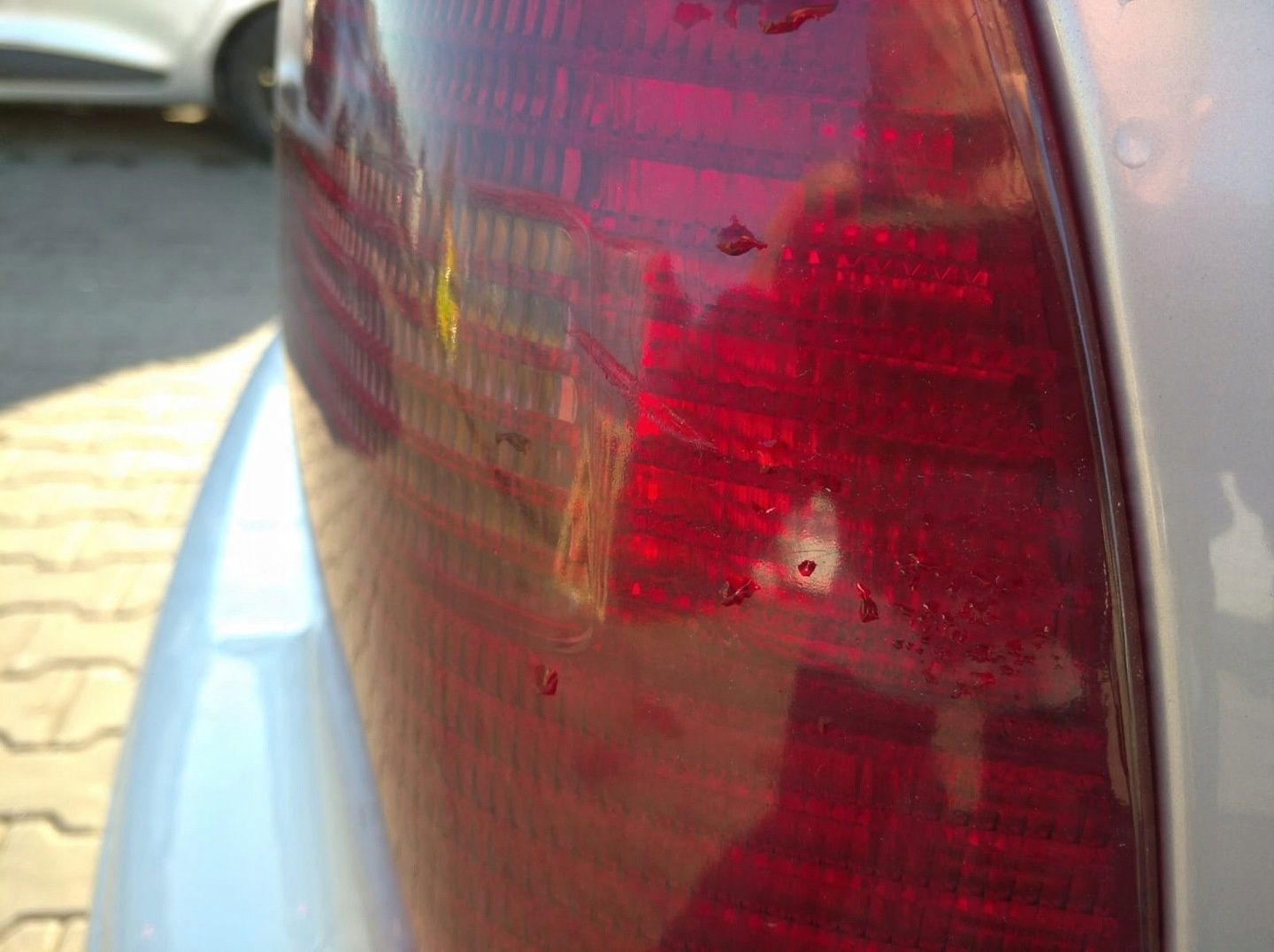 VOLKSWAGEN VW BORA SEDAN LAMPA PRAWA TYŁ TYLNA HELLA EUROPA