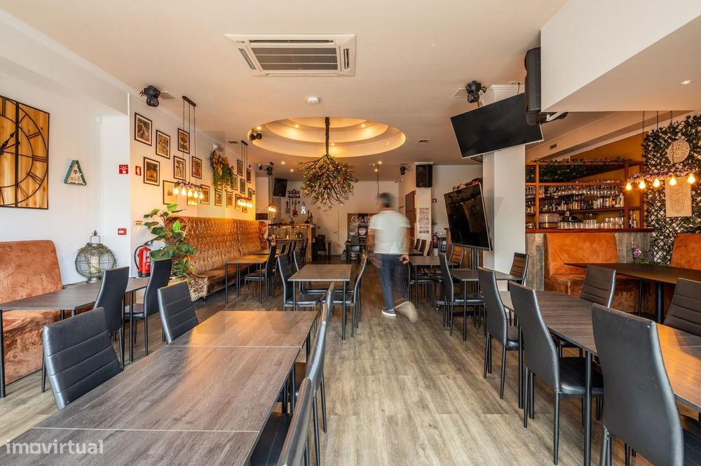 Restaurante Equipado para Trespasse e Arrendamento | Estoril