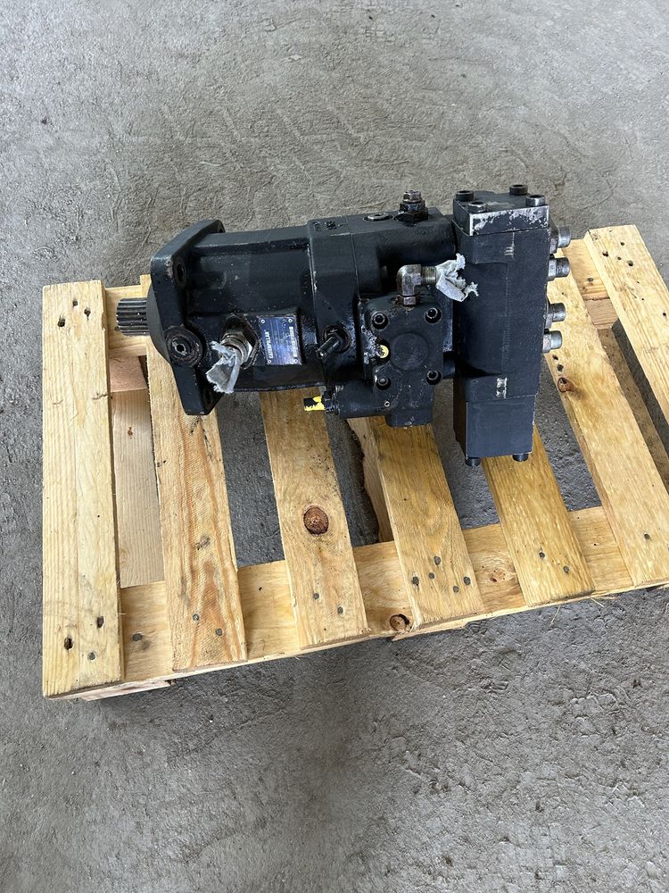 Silnik jazdy, hydromotor do koparki Cat 313C