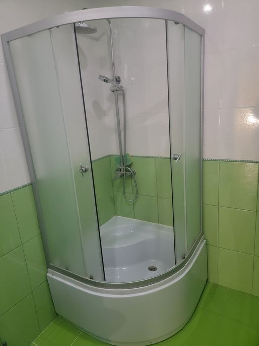 Душова кабіна б у