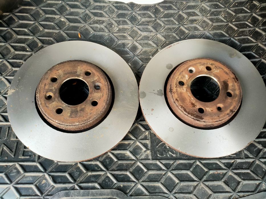 Передні гальмівні тормозні диски бліни Меган 2 магнітола коврики