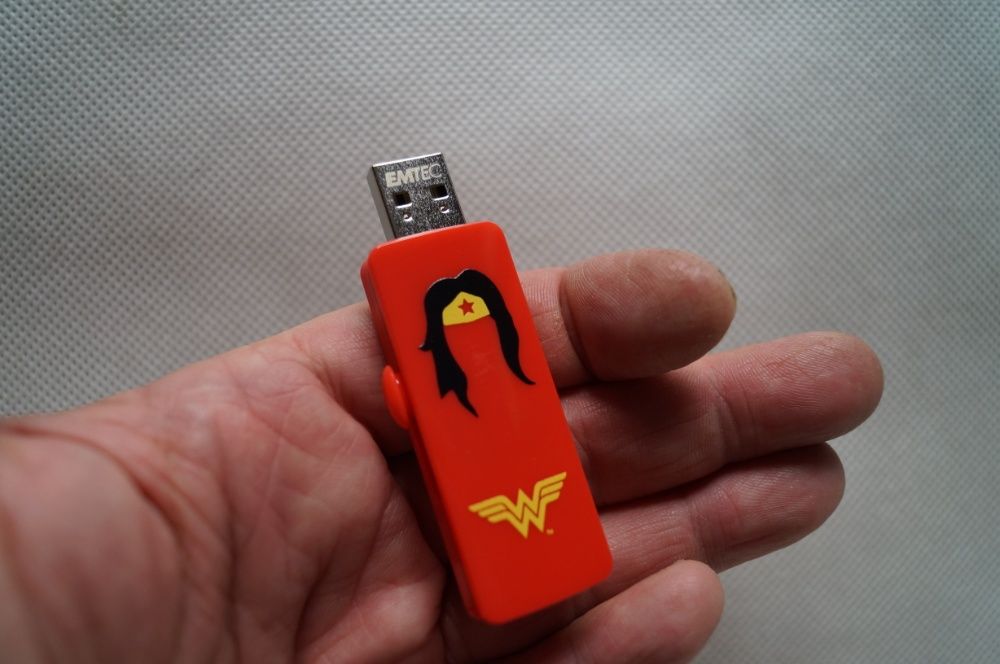 Pendrive SuperWomen 16 GB USA