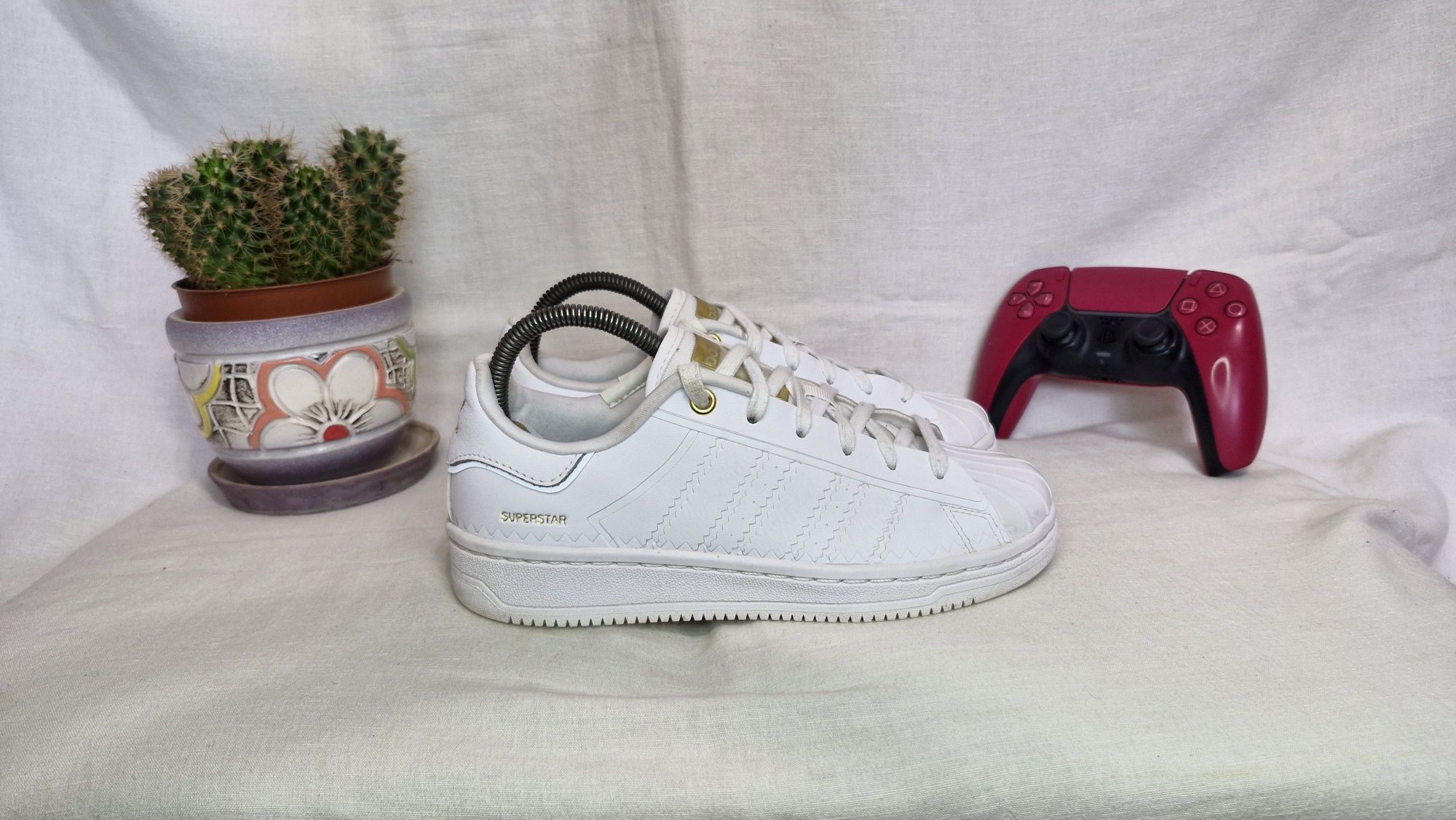 Жіночі кросівки Adidas Superstar.Розмір 36.5