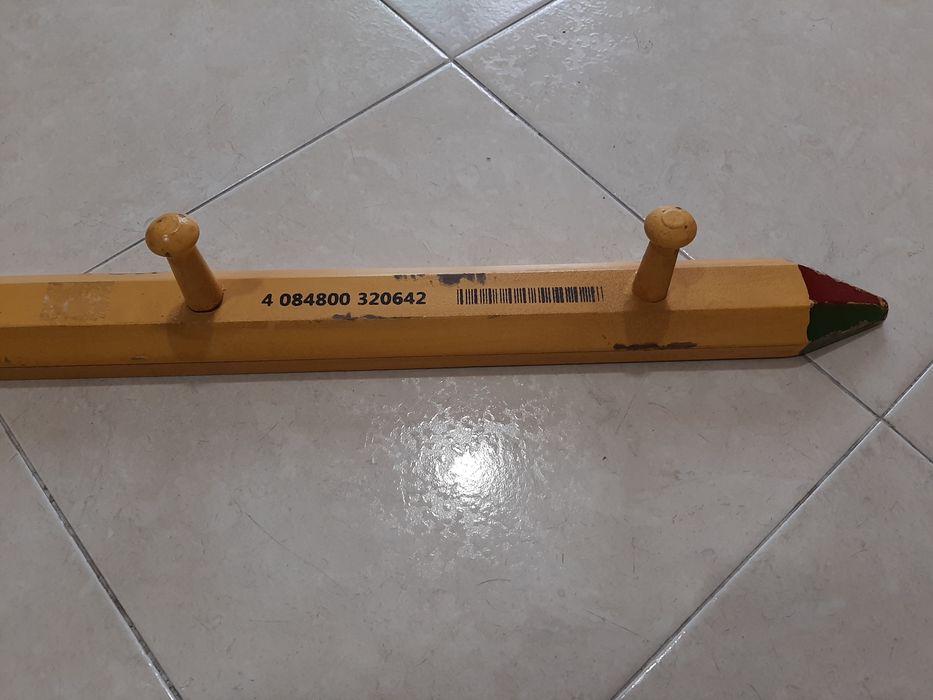 Cabide em forma de Lápis NOVO.