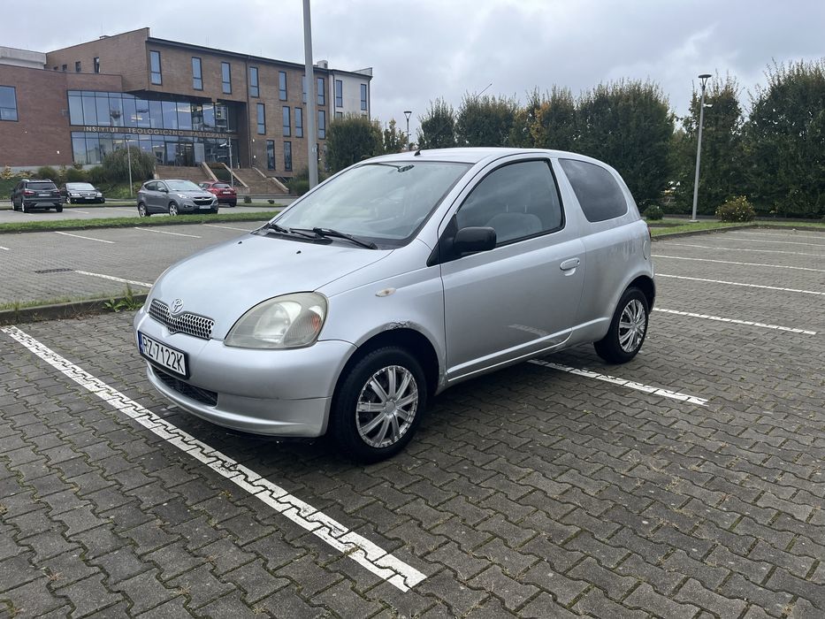Toyota Yaris 1.0 benzyna 2000r