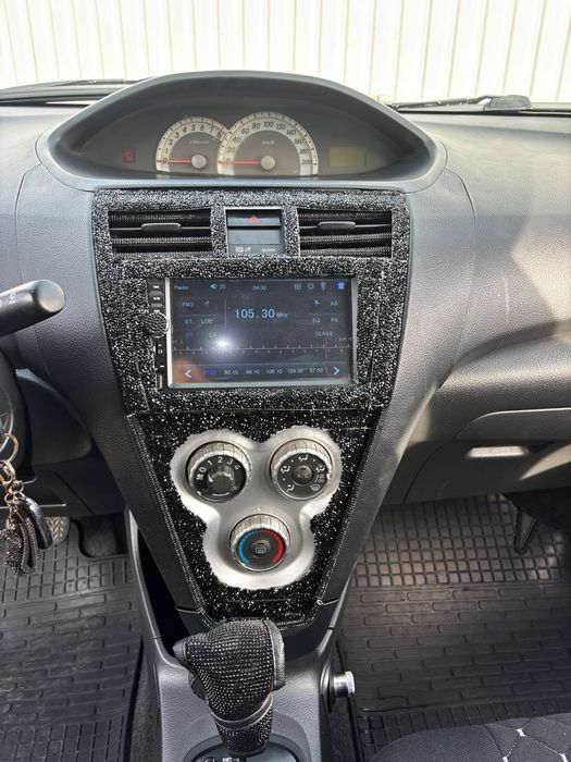 Продати Toyota Auris
