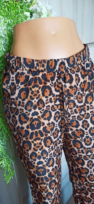 Sg Spodnie damskie 36 , S  H&M spodnie w panterkę na gumce  36 , S