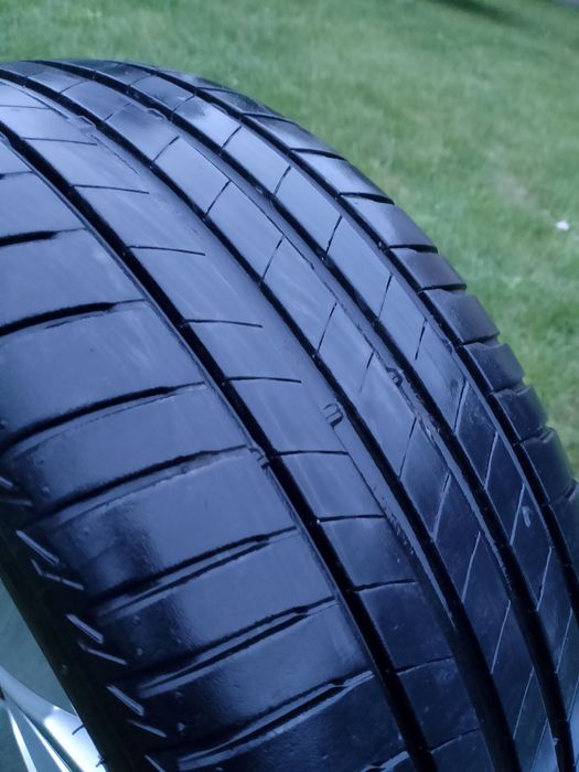 VW golf 8  225/45 R17