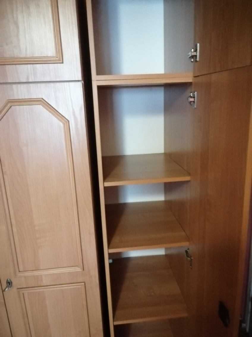 Komplet mebli, szafy i komoda