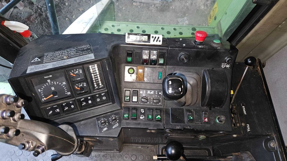 зернозбиральний комбайн CLAAS MEGA 204