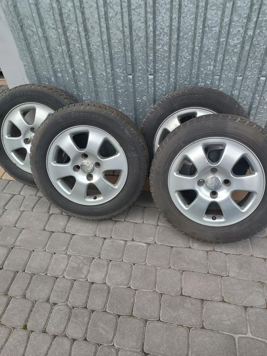 Felgi aluminiowe z oponami