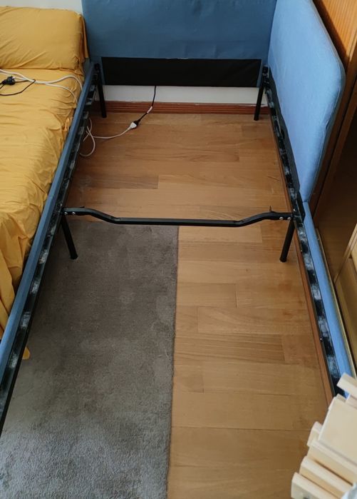 Cama (estrado e colchão) individual