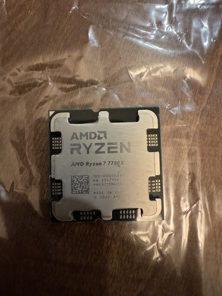 Vendo Processador AMD Ryzen 7 7700X Sem Cooler 4.5 GHz