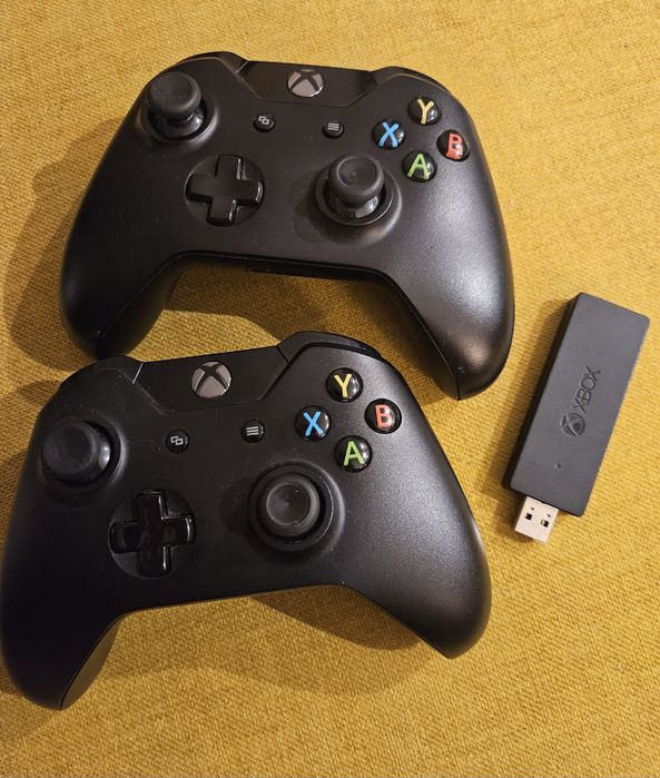 Zestaw 2 pady XBOX One + oryginalny adapter do PC
