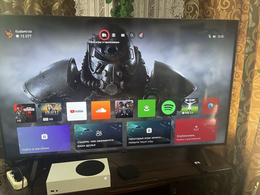 Продам Xbox Series S + 2 геймпади + бібліотека ігор