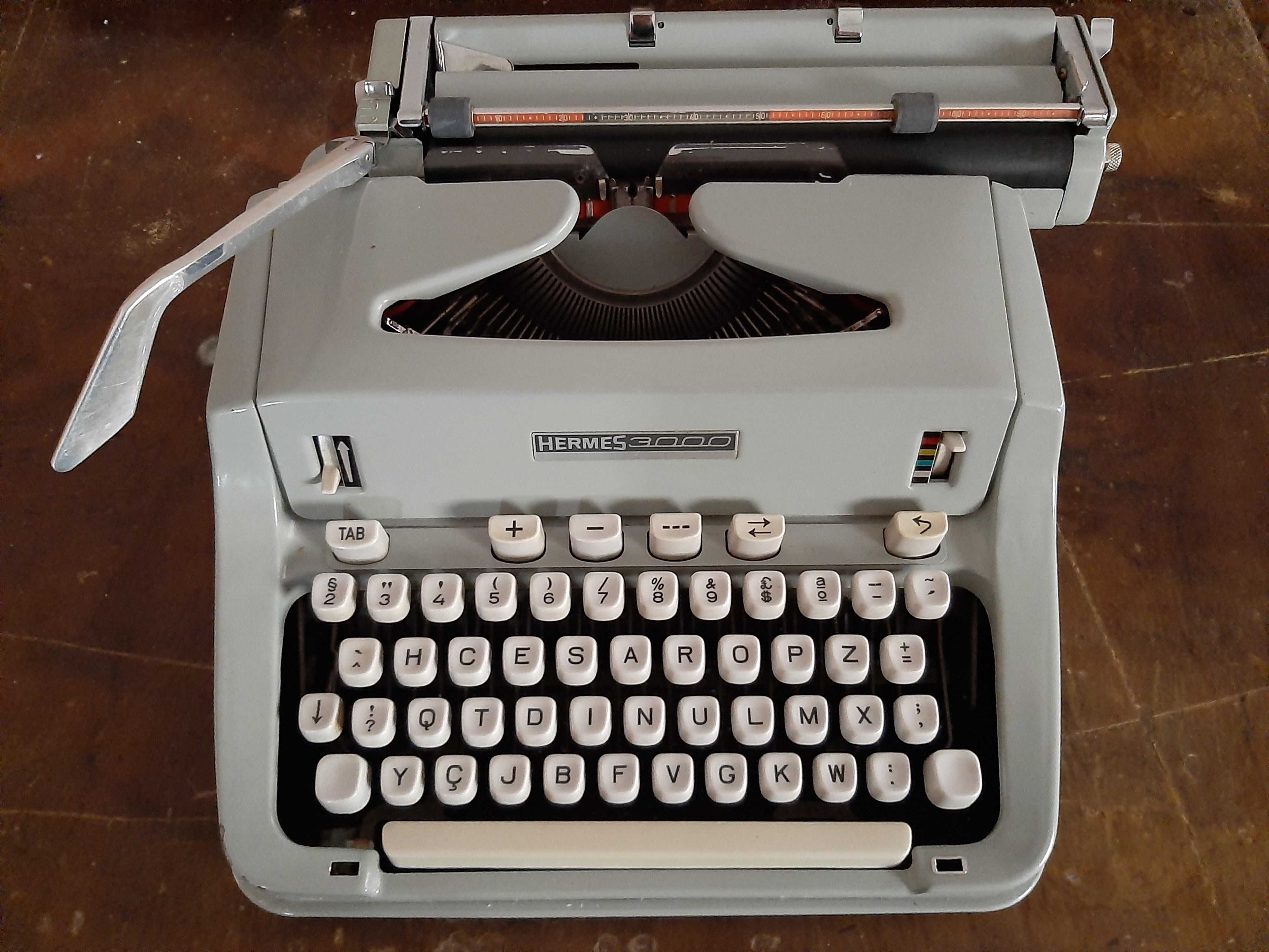 Máquina de escrever Hermes 3000