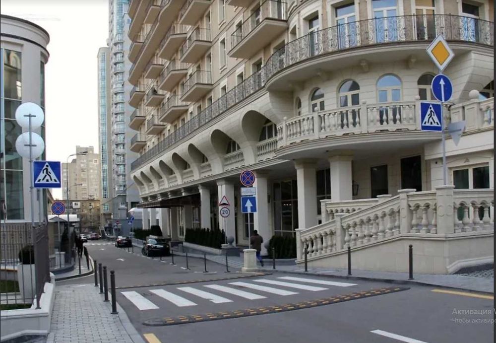 БЕЗ % 3К Печерськ вул.Новоселецька,10 Центр