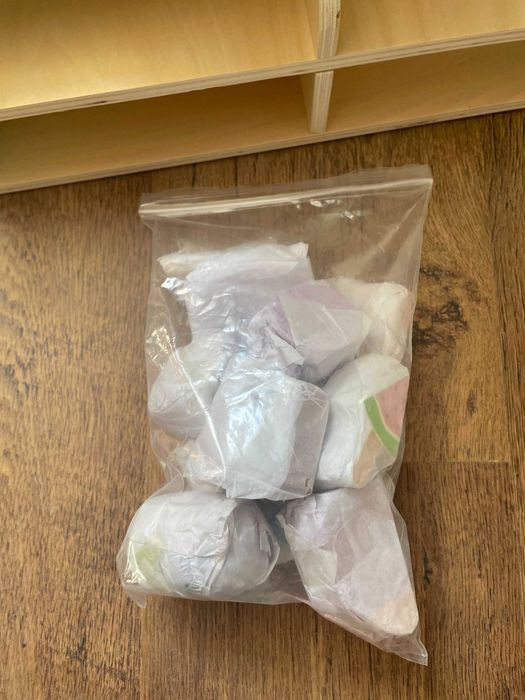 Drewniana kawiarnia zabawkowa NAVARIS – zestaw do zabawy 18m+