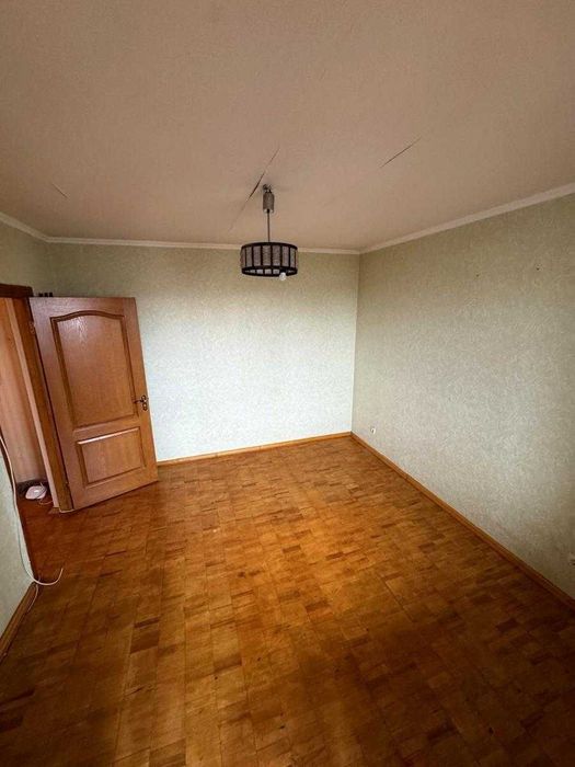 Продам 2 к вул Червоної Калини 22  Троещина