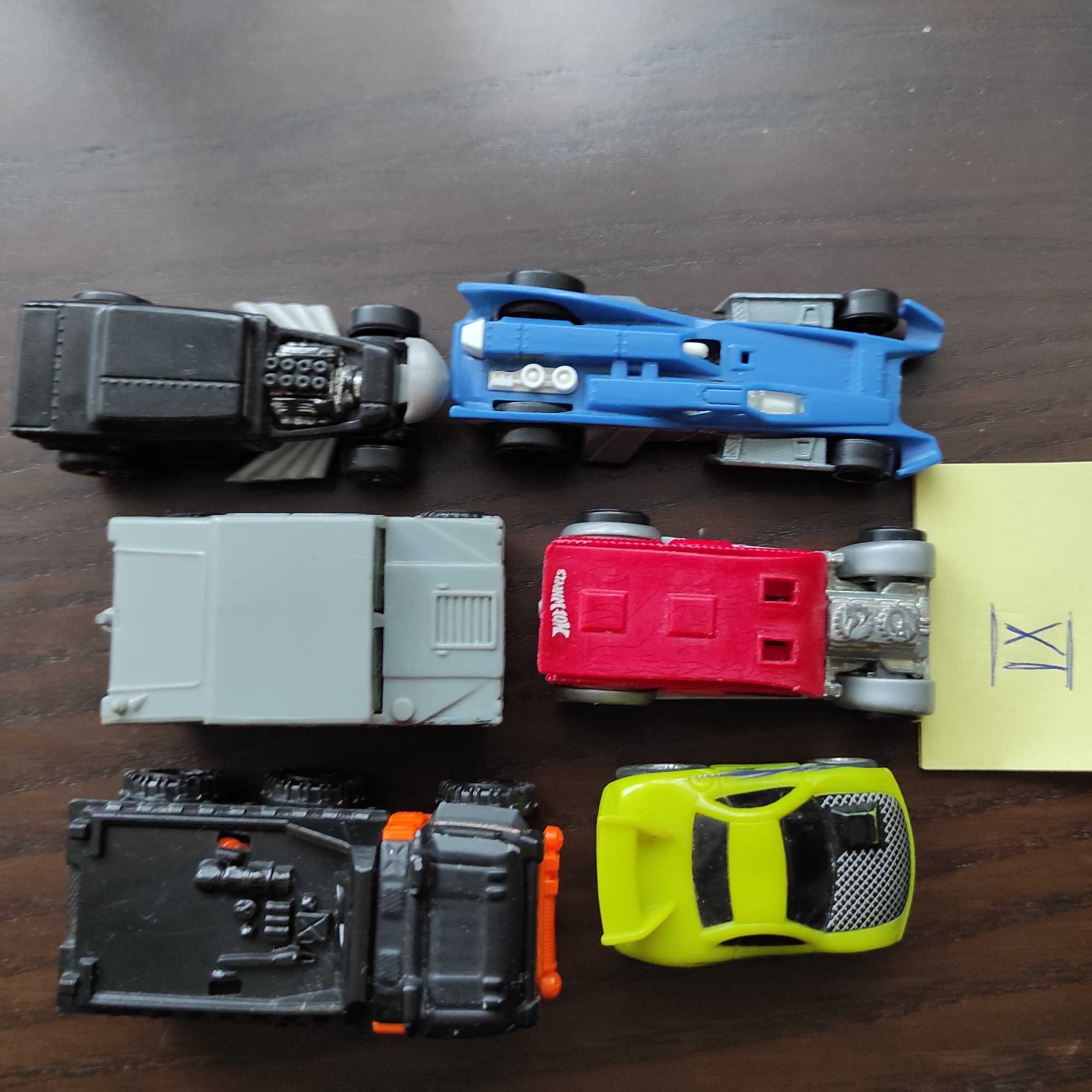 Zestaw samochodów 6 szt hot wheels i inne, stan bardzo dobry , IX
