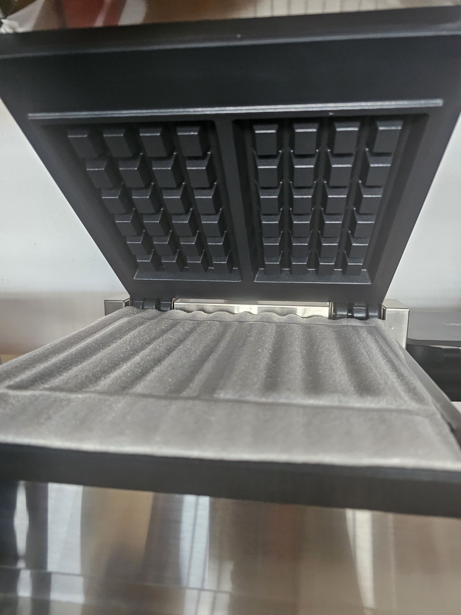 Máquina de wafles elétrica