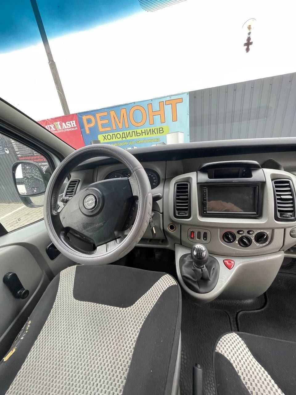 Продам Opel Vivaro 1.9