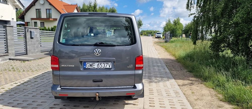 Продаю Volkswagen Multivan 2012 року.