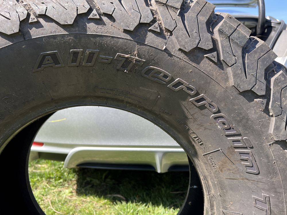 BFGoodrich 35x12.50R17LT 121R All-Terrain T/A ko2