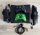 Konsola do gier XBOX 360 dwa Pady dwa kontrolery ruchu zasilacz