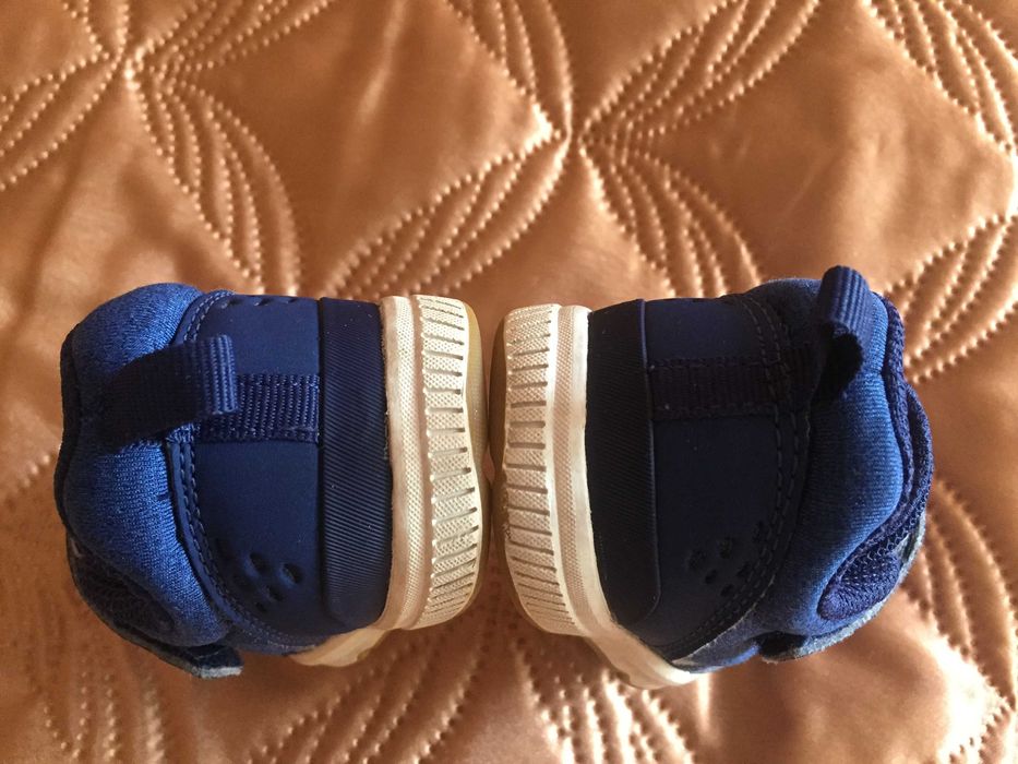 Кросівки Decathlon: сині – 16см, білі – 16,5см. Ціна за одну пару