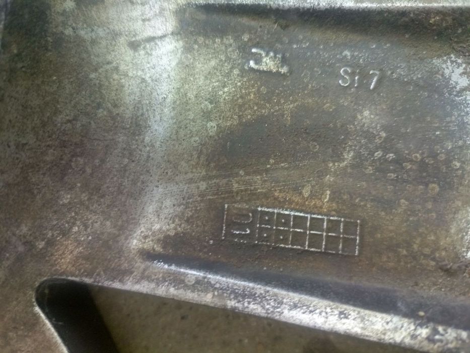 Продам диски на 16 два диска с резиной но она плохая