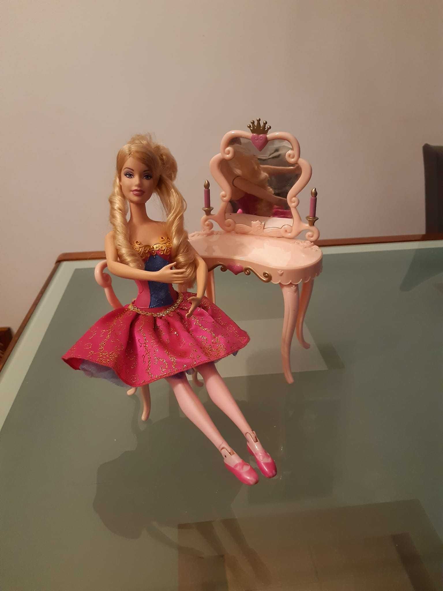 Barbie bailarina, mais toucador e cadeira