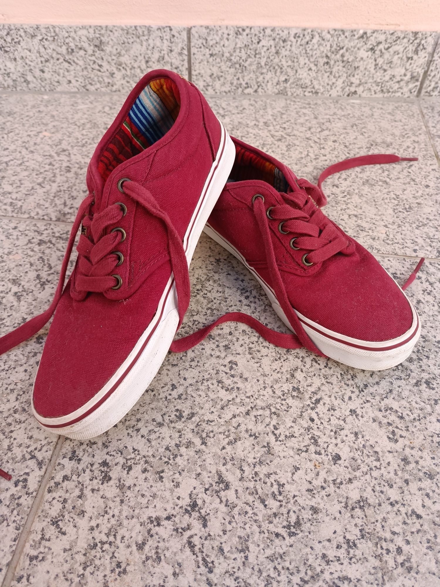 Vans Vermelhas - Tamanho 40,5