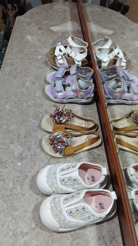 Sapatos criança em muito bom estado
