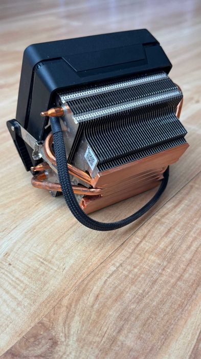 AMD Ryzen 7 3700X + кулер Wraith Prism (боксовий)