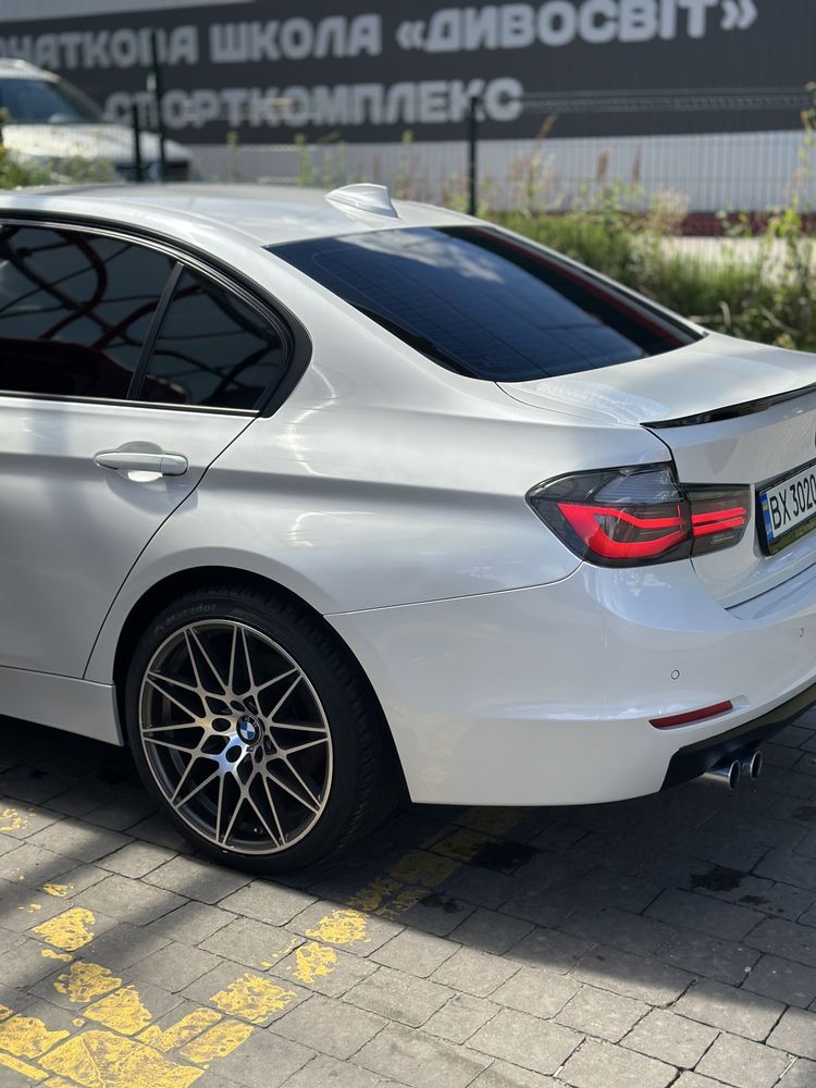 Bmw 328i 2015 замінений цеп і помпа 20к назад повністю обслужений авто