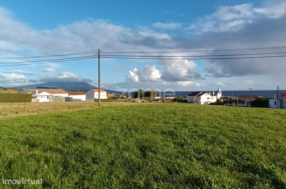 Terreno rústico na Horta