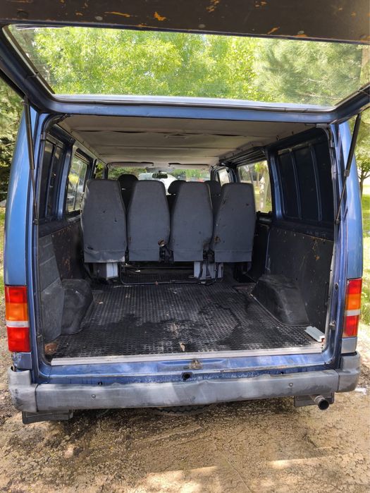 Ford Transit 7 lugares 93