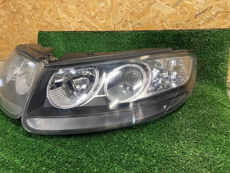 Lampy reflektor 2 sztuki przód Hyundai Santa Fe 2