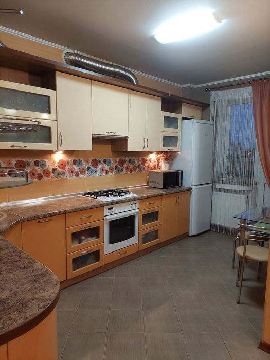 Оренда 2рівневої квартири в самому центрі міста