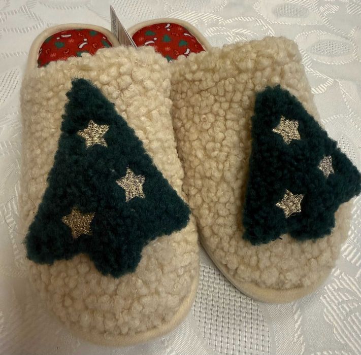 Śliczne kapcie świąteczne, puszyste, rozmiar 40/41