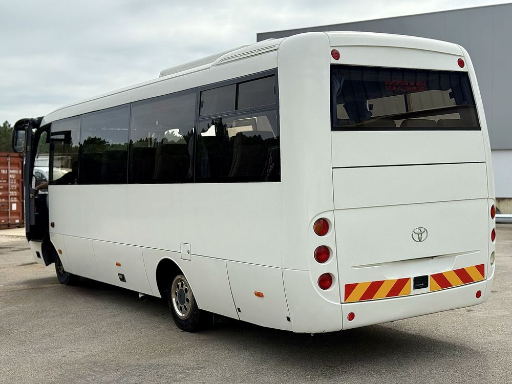 Mini Bus Toyota Optimo 28 lugares