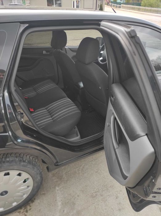 Продаю Ford Focus 2 універсал 1,6 бензин. Хороший стан