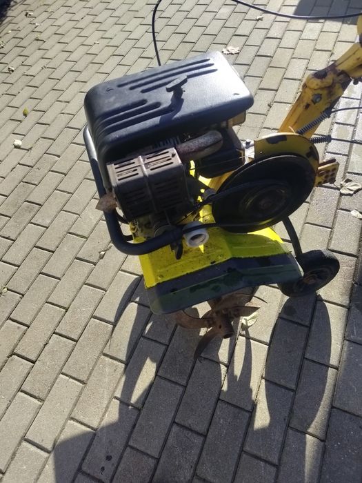 Glebogryzarka z silnikiem Kawasaki 5KM i napędem do przodu i wstecznym