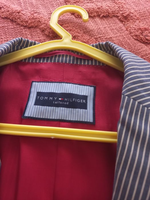 Blaser de riscas fininhas,  estado novo, tam. 54,Tommy Hilfiger. Lindo