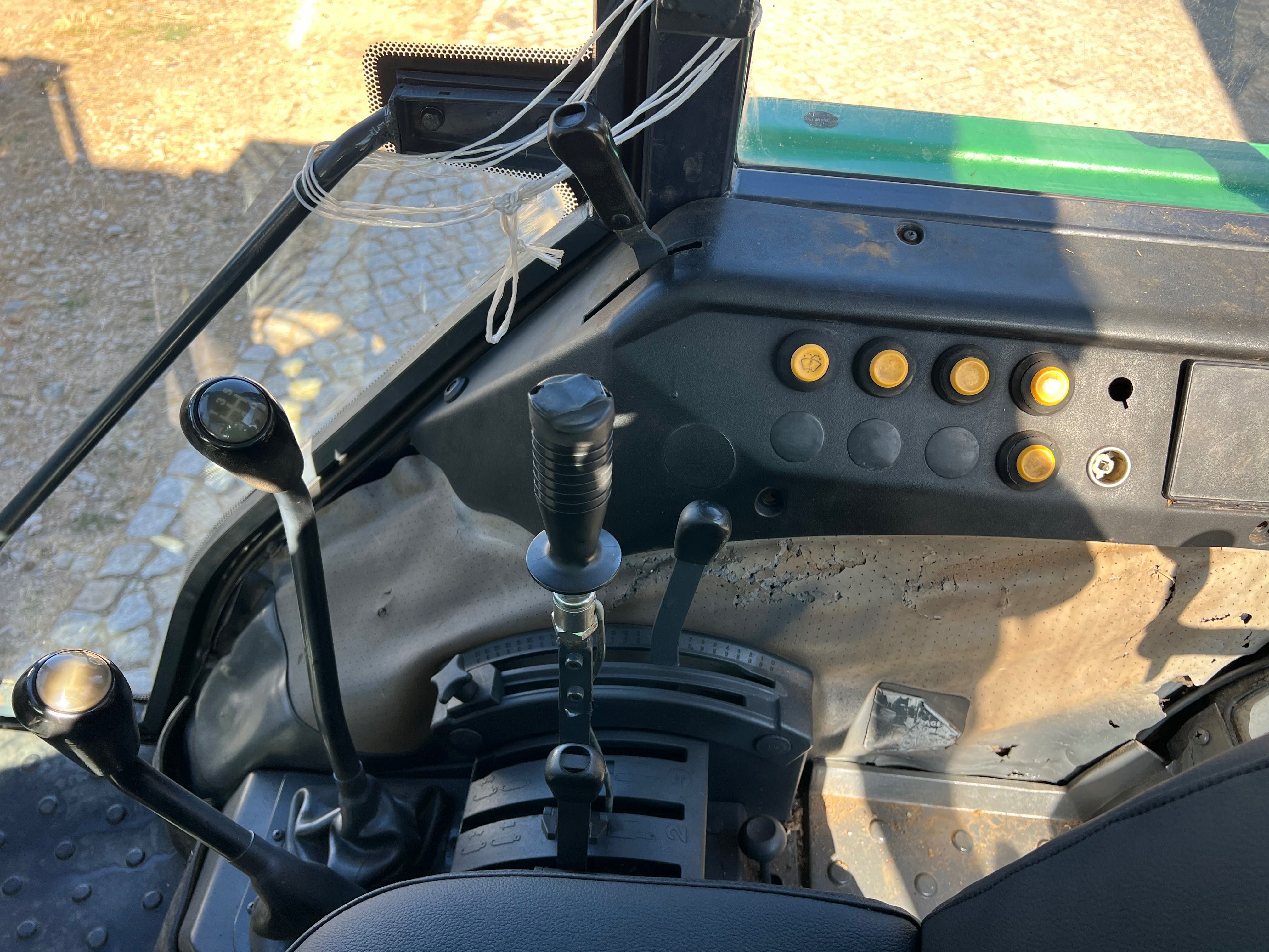 Trator Deutz AGROPRIMA