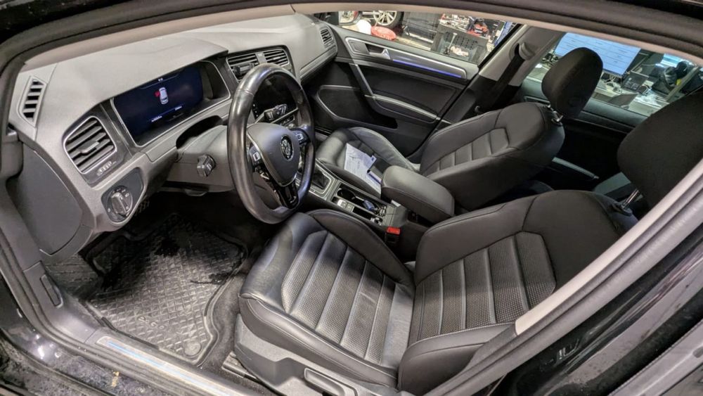 Volkswagen e-Golf 2020 (36 kw/шкіра/дінаудіо/клімат/круіз/лед панель)