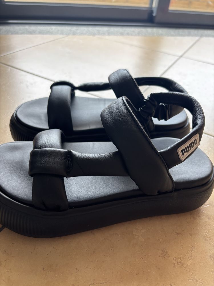 Sandalias Puma novas, leves e conforto