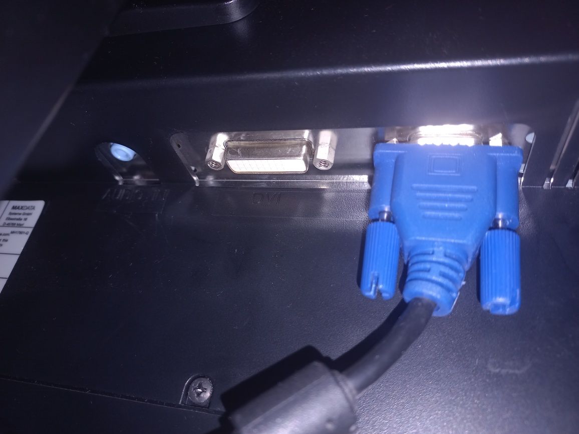 Monitor Belinea 17 cali sprawny 1745 S1 VGA DVI Pivot Kenigston