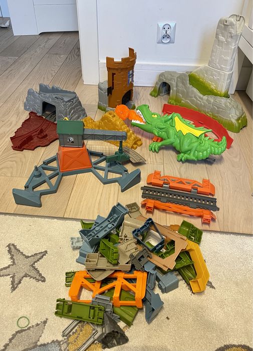 Tomek i przyjaciele ZESTAW tory, ciuchcie, wagony, zwrotnice itp.